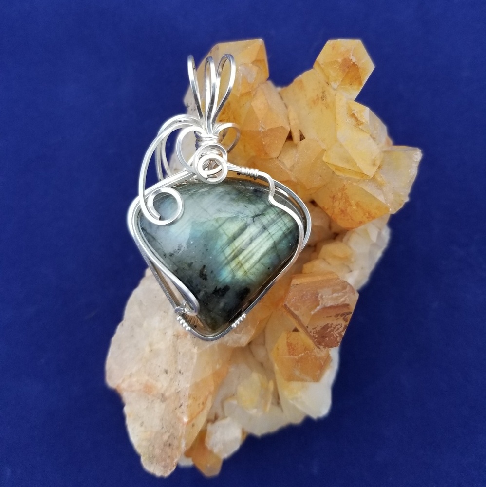 Labradorite pendant